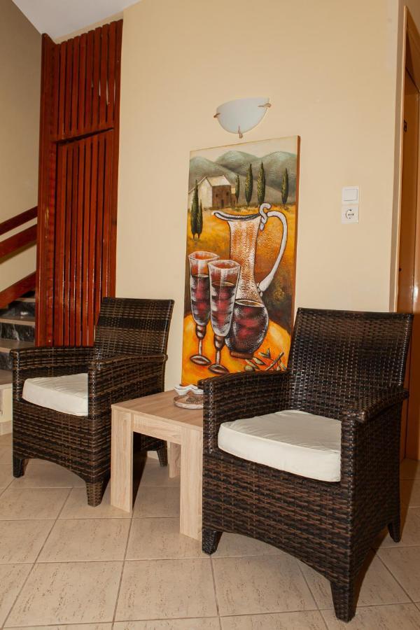 Hotel Loula Rooms And Apartments Kamena Vourla Exterior foto