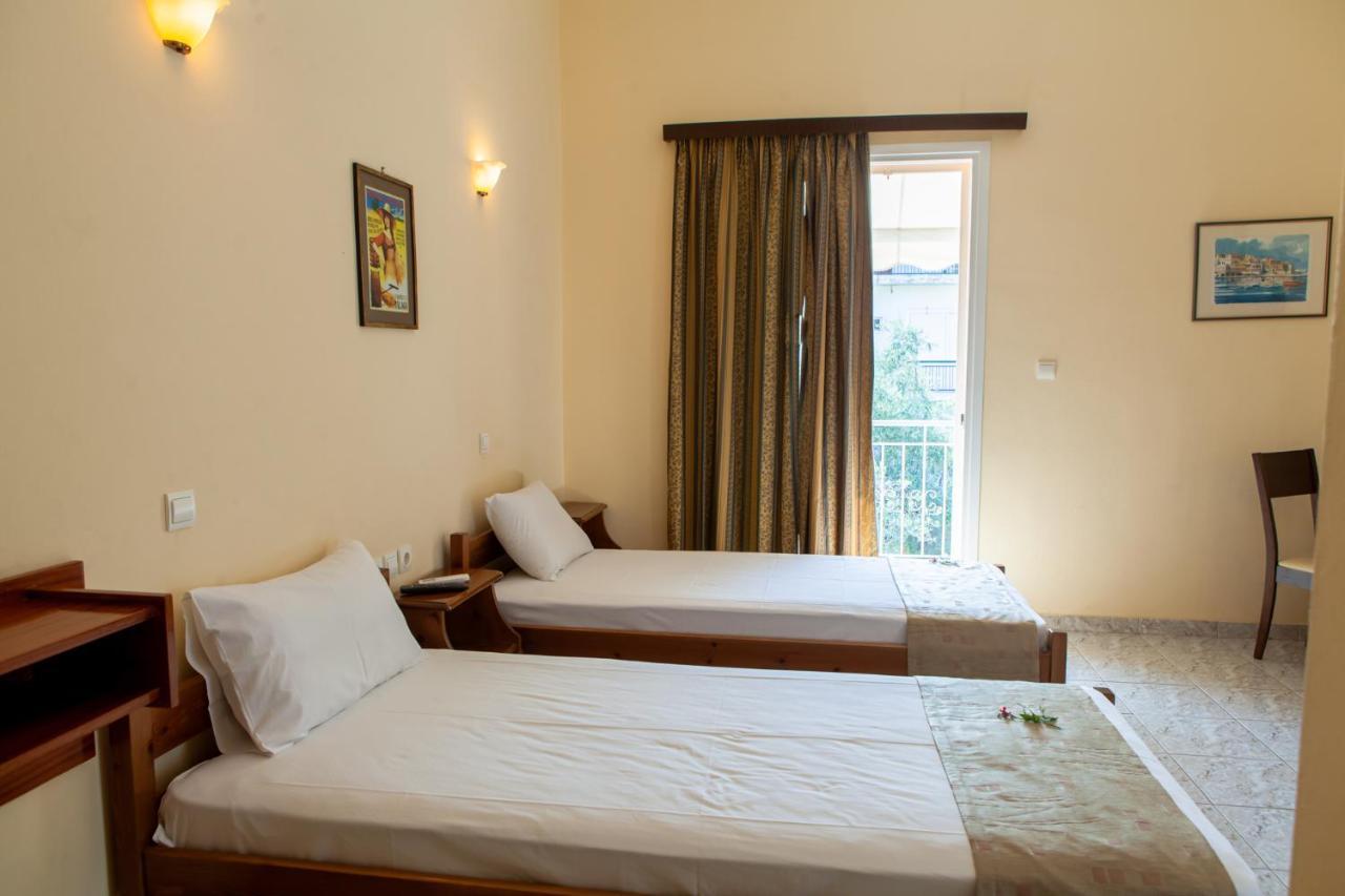 Hotel Loula Rooms And Apartments Kamena Vourla Exterior foto