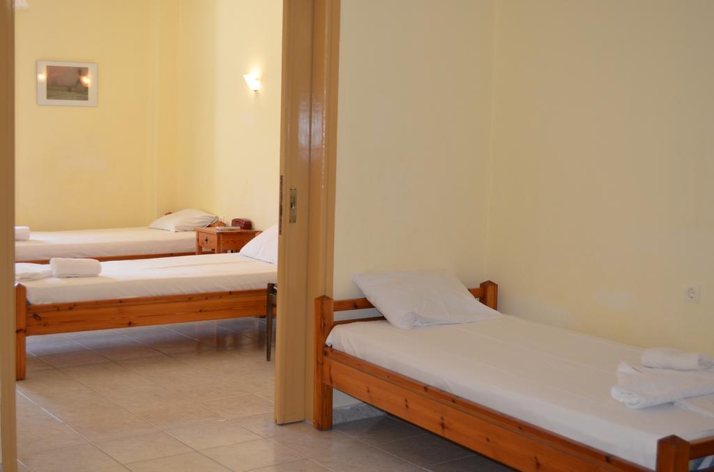 Hotel Loula Rooms And Apartments Kamena Vourla Zimmer foto
