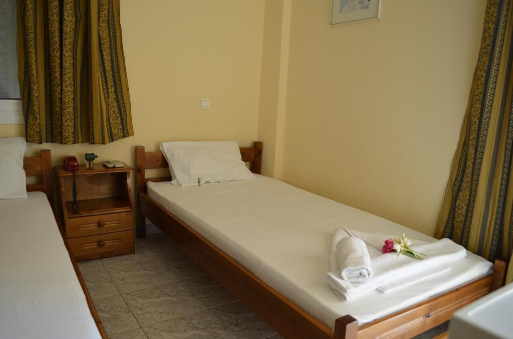 Hotel Loula Rooms And Apartments Kamena Vourla Exterior foto
