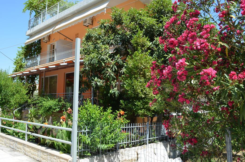 Hotel Loula Rooms And Apartments Kamena Vourla Exterior foto